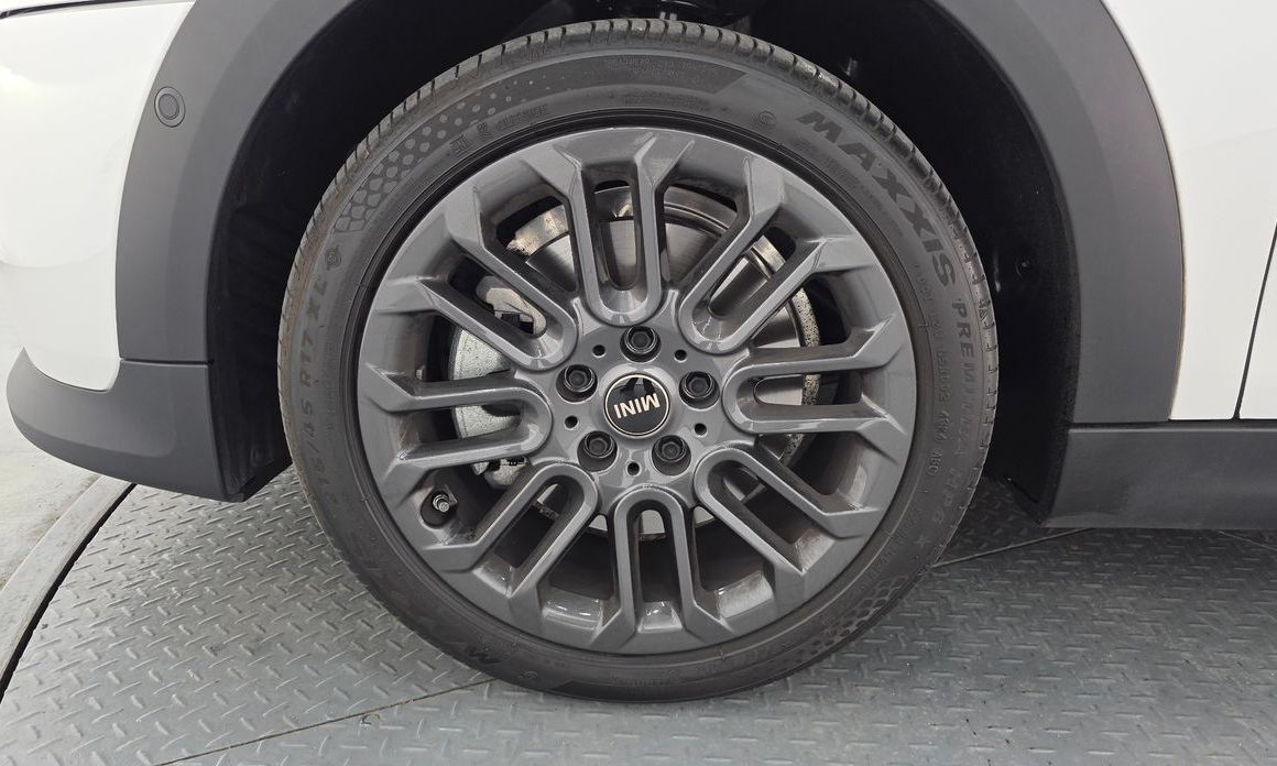 Mini Cooper 5Door Essential, 2025