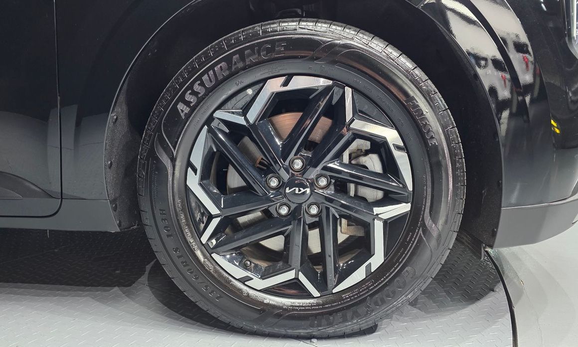 Kia Carnival 9-Seater Prestige, 2025