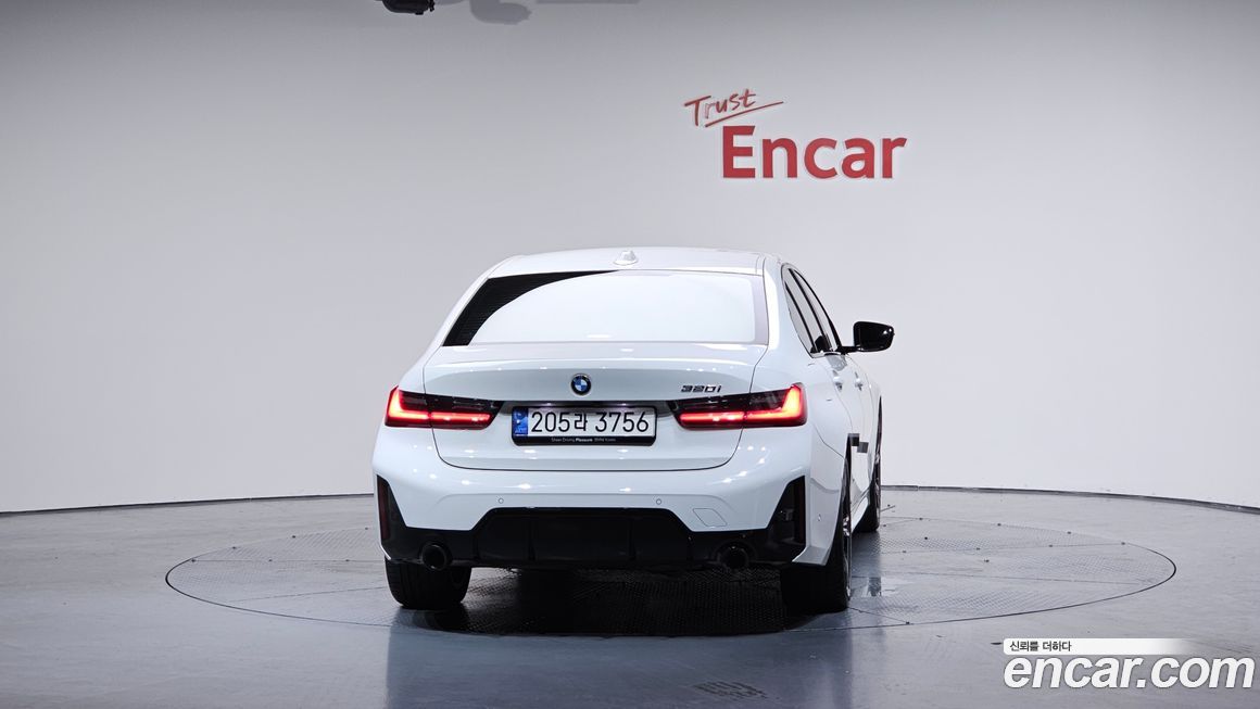 BMW 3-Series 320i M Sport, 2024