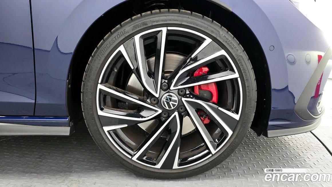 Volkswagen Golf 2.0 GTI, 2024