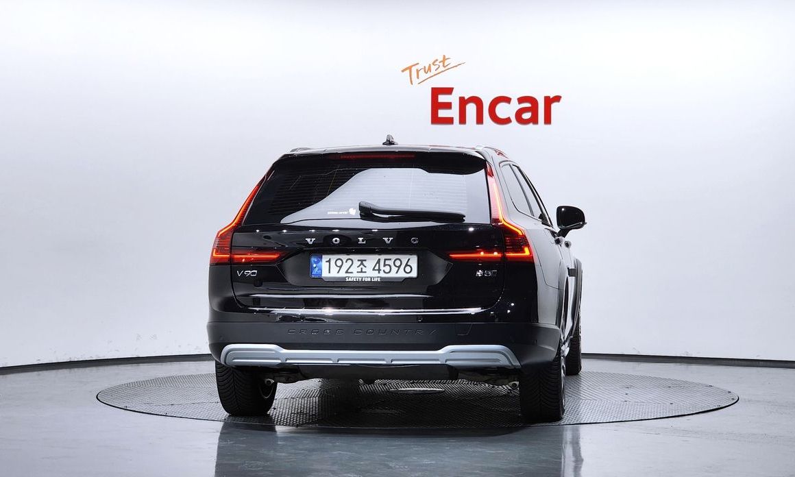 Volvo V90 B5 Ultimate AWD, 2024