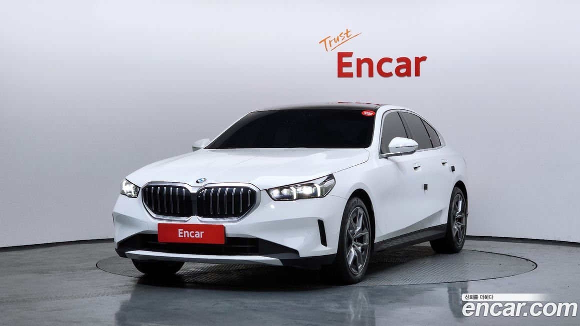 BMW 5-Series 520i, 2024