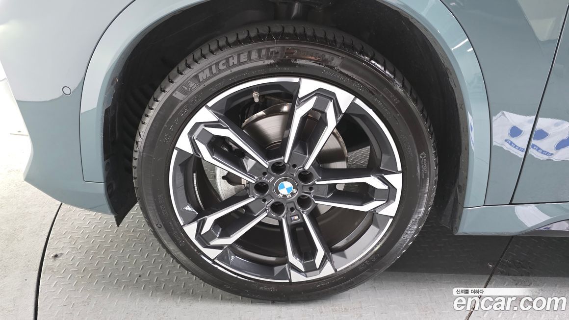 BMW X1 xDrive 20i M Sport, 2025