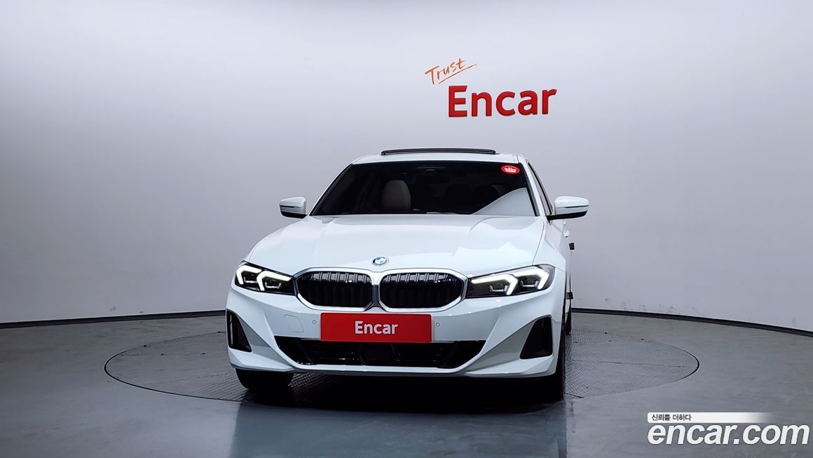 BMW 3-Series 320i, 2023