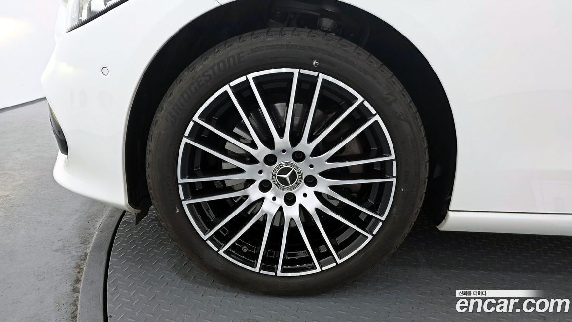 Mercedes-Benz C-Class C200 4MATIC Avantgarde, 2022