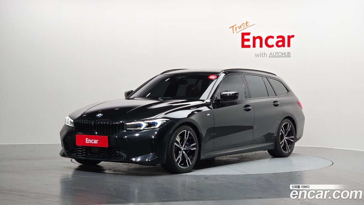 BMW 3-Series 320i Touring M Sports, 2023