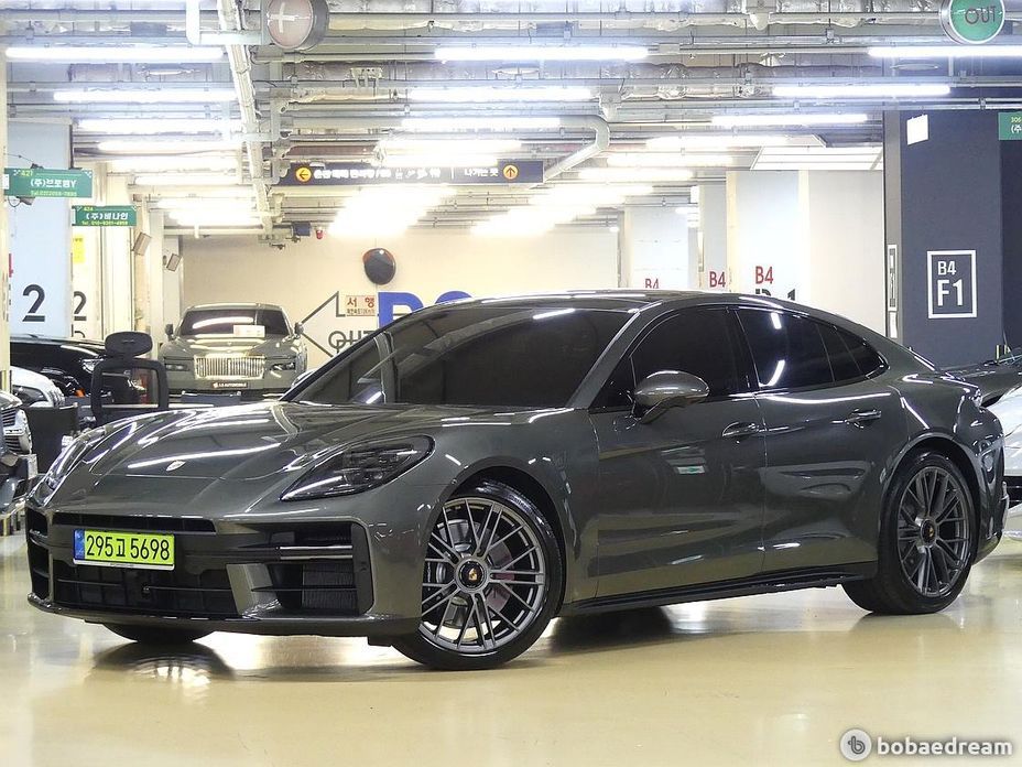 Porsche Panamera 4.0 GTS, 2025