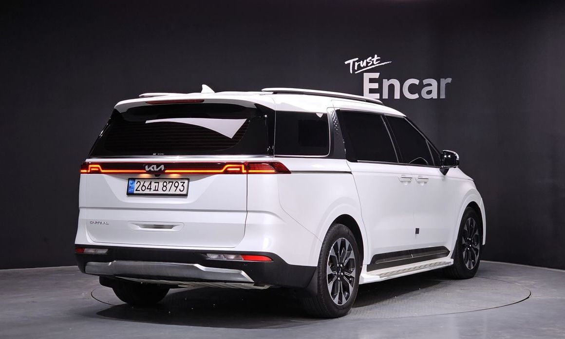 Kia Carnival 9-Seater Signature, 2023