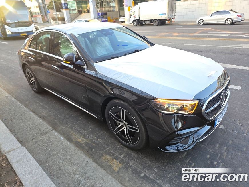 Mercedes-Benz E-Class E300 4MATIC AMG Line, 2026