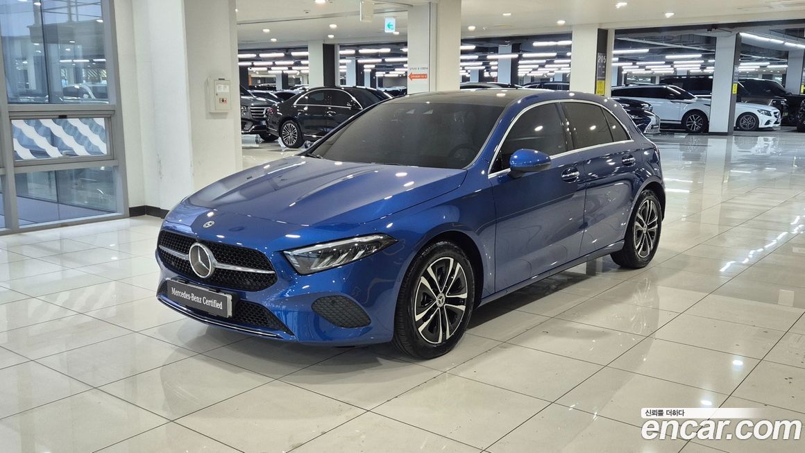 Mercedes-Benz A-Class A220 Hatchback, 2024
