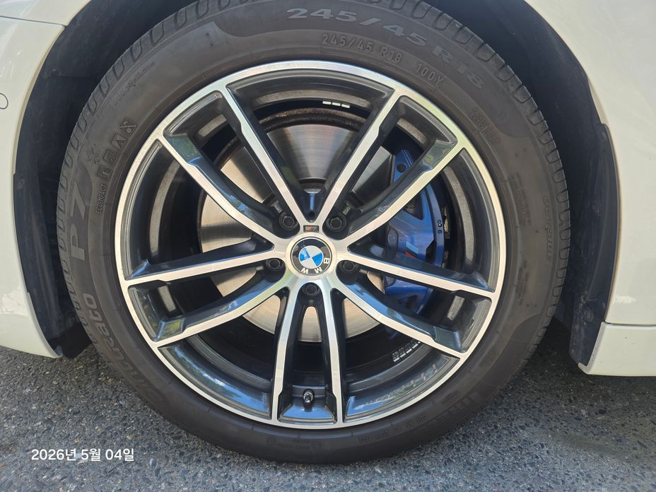 BMW 5-Series 520i M Sport, 2023