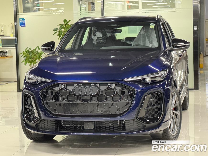 Audi Q5 40 TDI Quattro S Line Black Edition, 2025