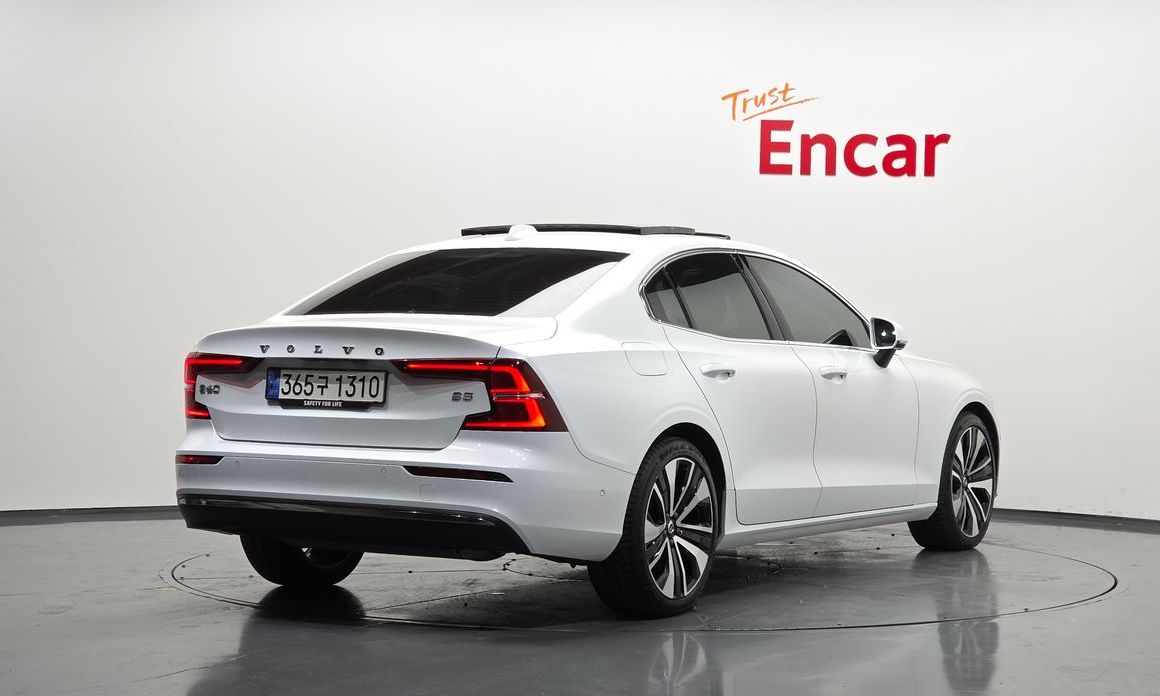 Volvo S60 B5 Ultra Bright, 2025