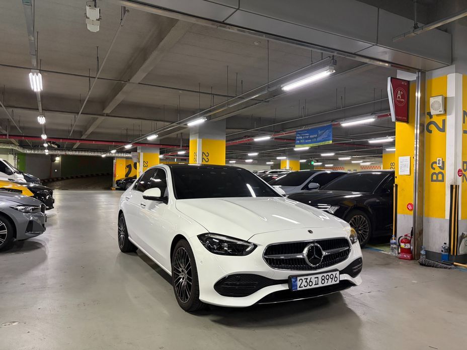 Mercedes-Benz C-Class C300 4MATIC Avantgarde, 2024