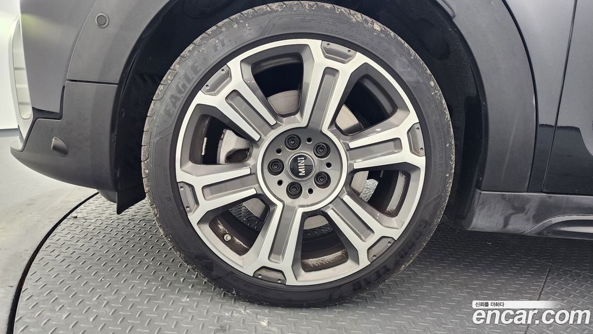 Mini Countryman ALL4 Classic Launch Pack, 2023