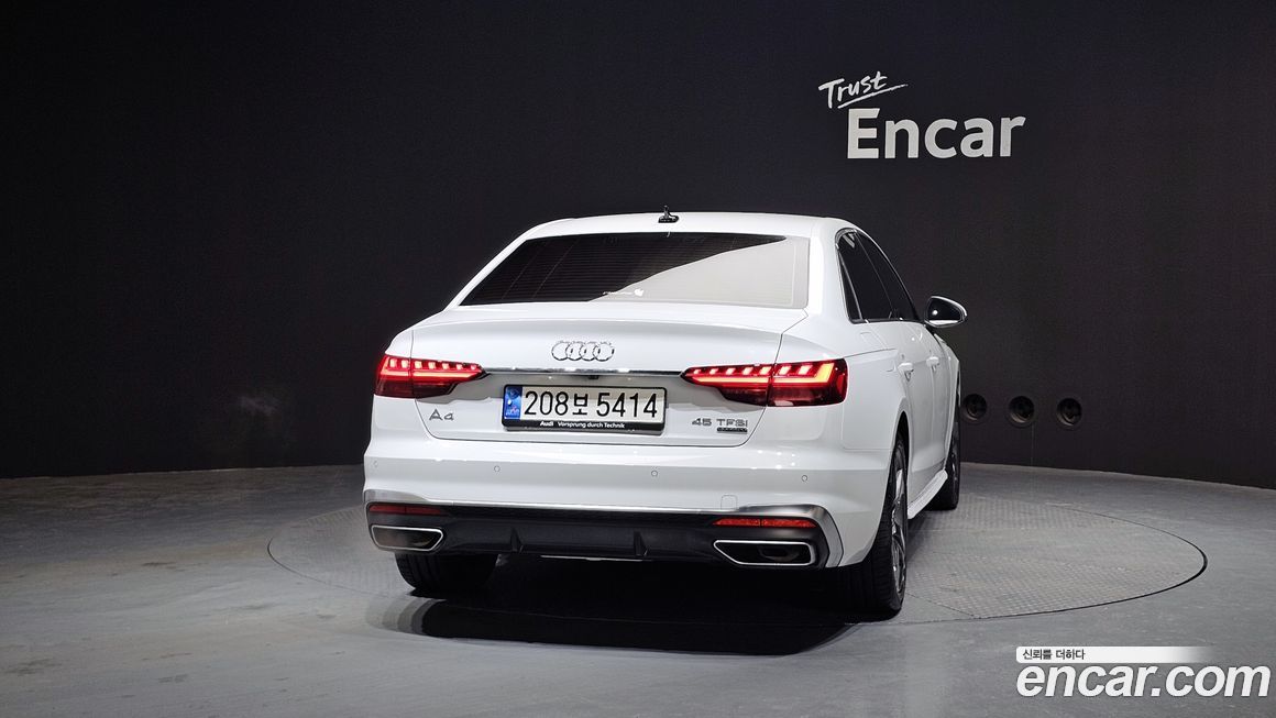 Audi A4 45 TFSI Quattro Premium, 2022