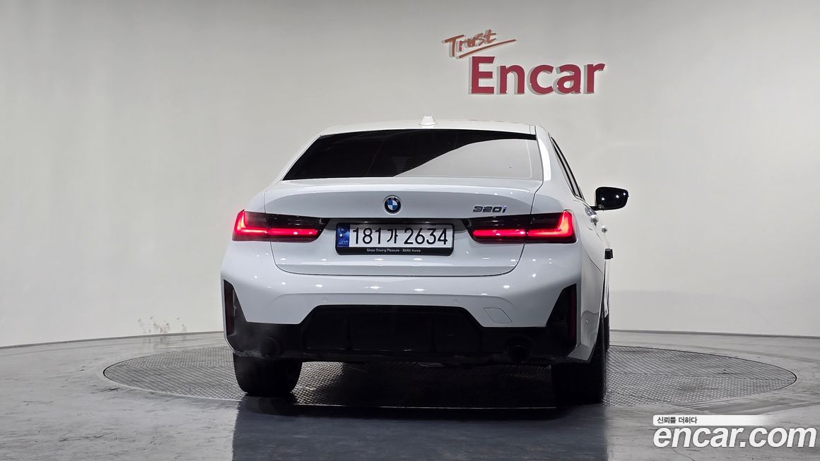 BMW 3-Series 320i M Sport, 2023