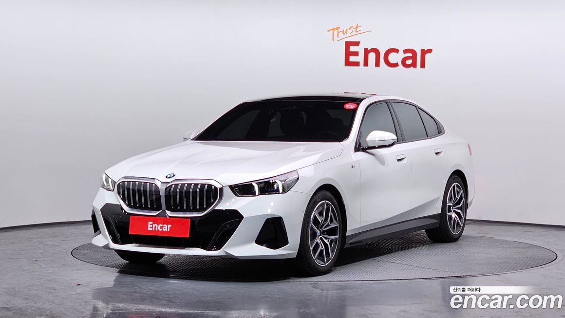 BMW 5-Series 520i M Sport, 2025