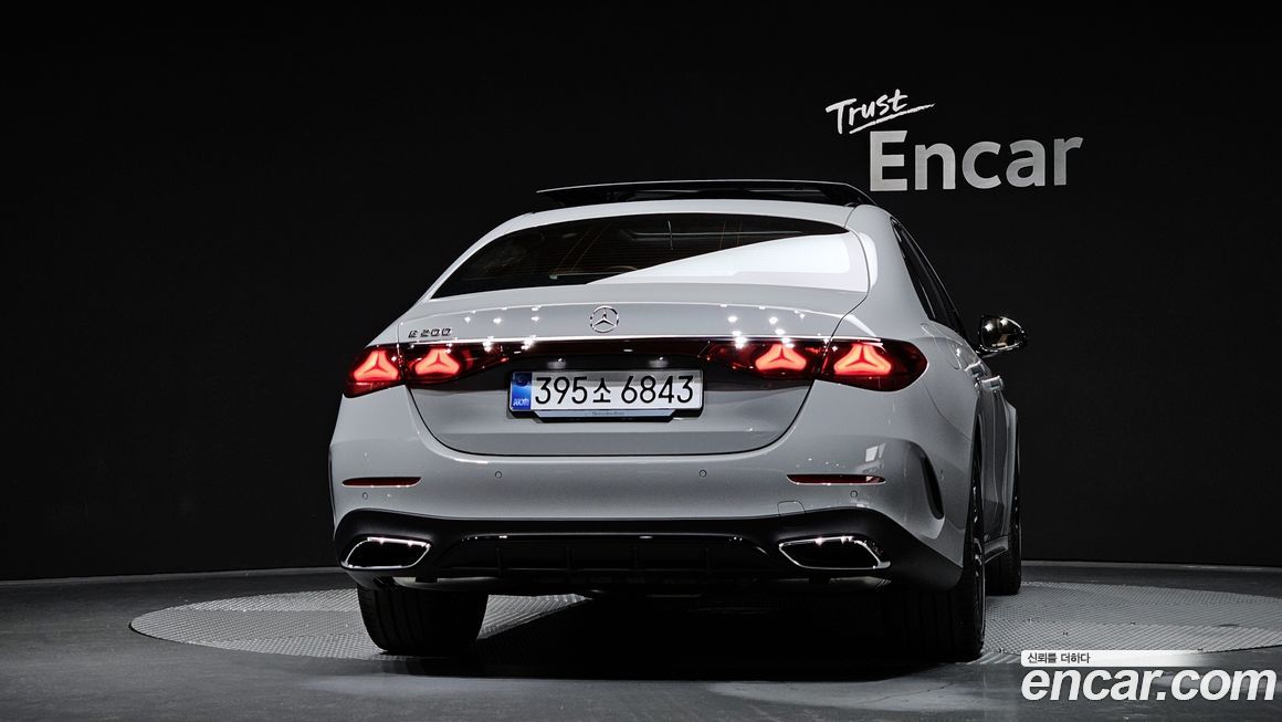 Mercedes-Benz E-Class E200 AMG Line, 2026