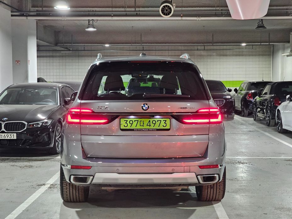 BMW X7 xDrive 40i Design Pure Excellence 6-Seater, 2025