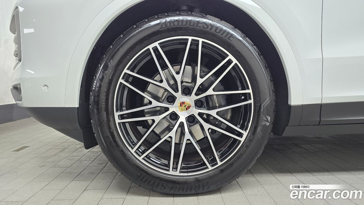 Porsche Cayenne 3.0, 2024