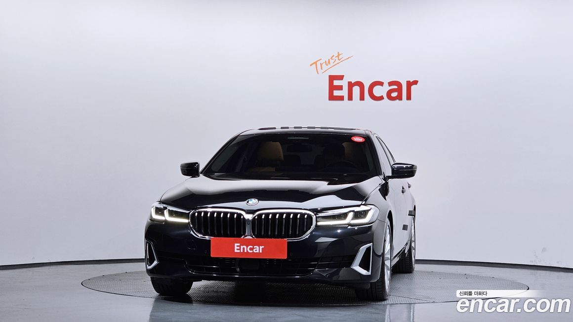 BMW 5-Series 520i Luxury, 2023