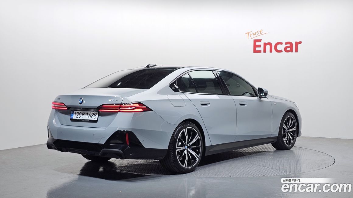 BMW 5-Series 530i xDrive M Sport, 2025