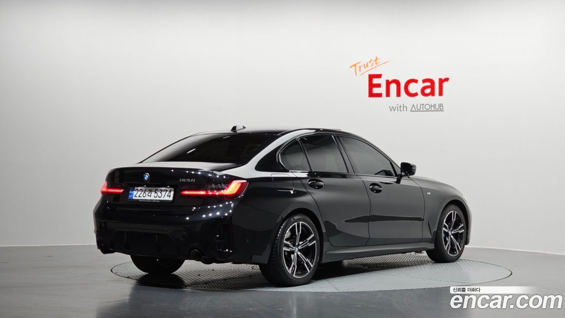 BMW 3-Series 320i M Sport, 2023