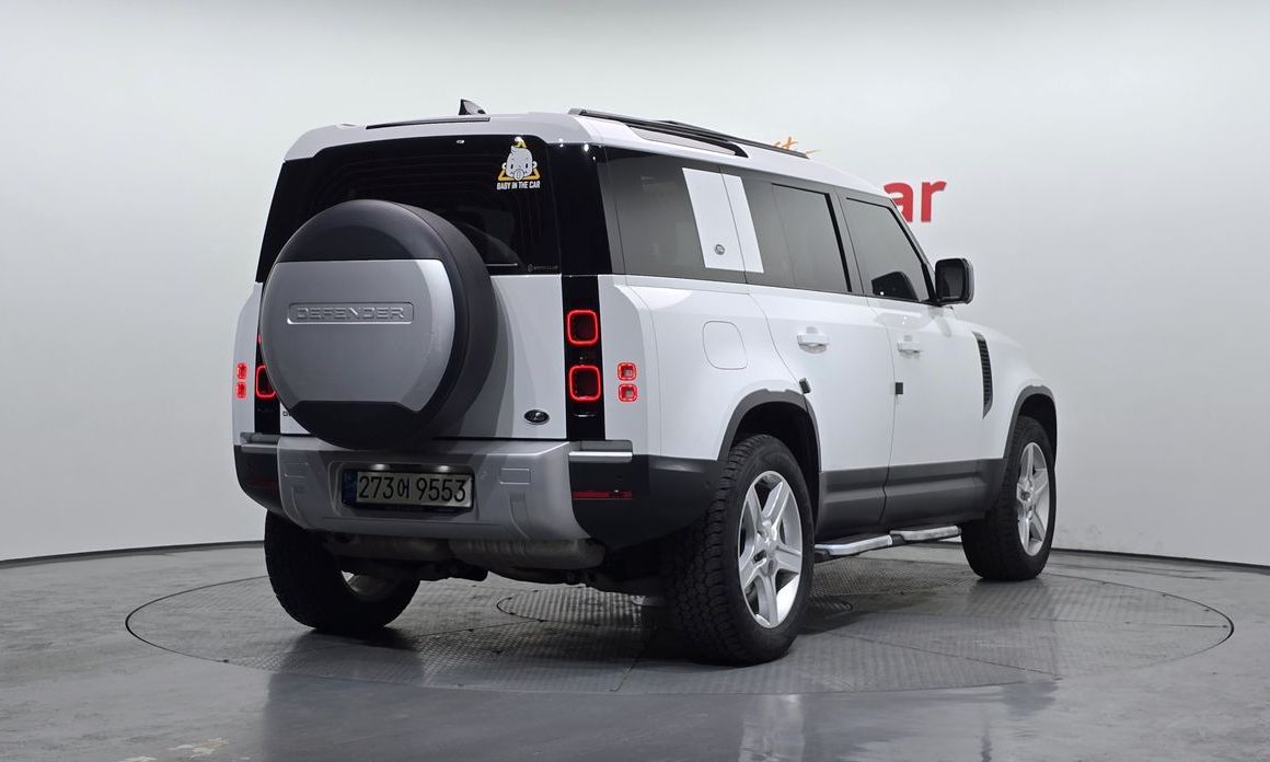 Land Rover Defender 110 D250 SE, 2022