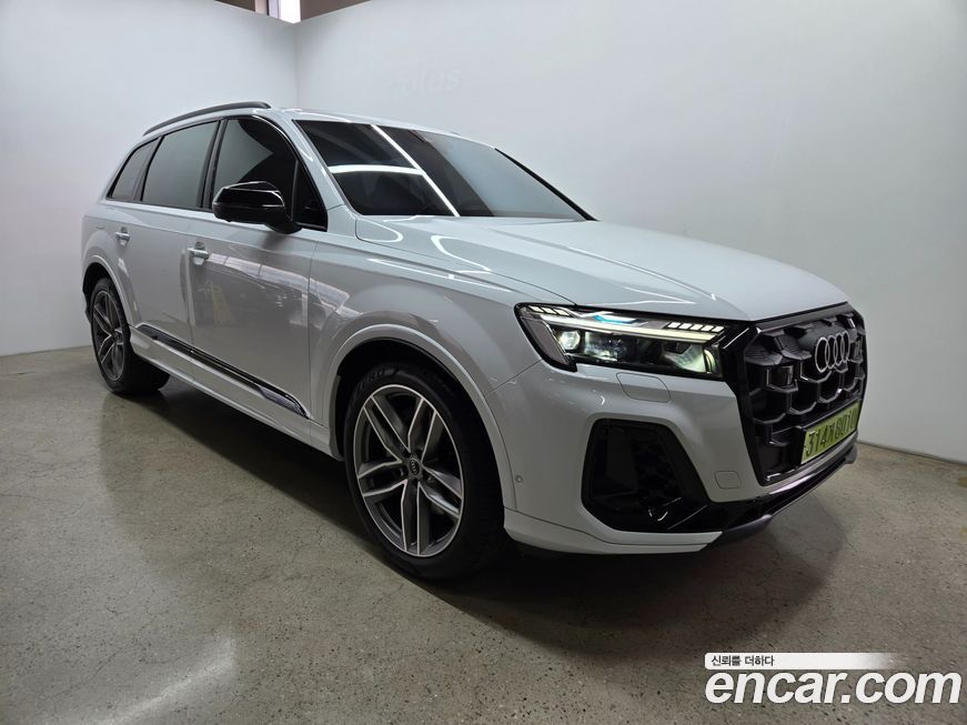 Audi Q7 55 TFSI Quattro Premium, 2025