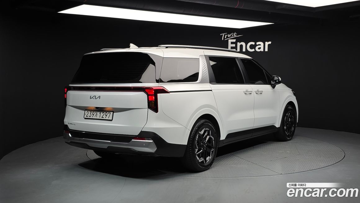 Kia Carnival 9-Seater Prestige, 2024