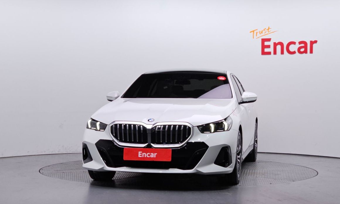 BMW 5-Series 520i M Sport, 2025
