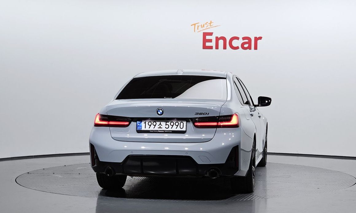 BMW 3-Series 320i M Sport, 2024