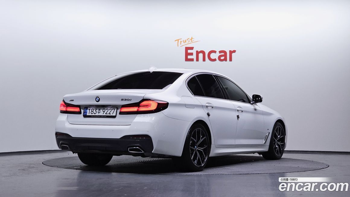 BMW 5-Series 530i xDrive M Sport Package, 2023