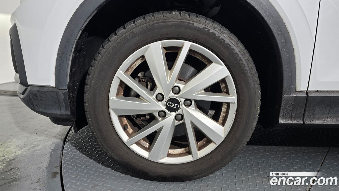 Audi Q2 35 TDI, 2023