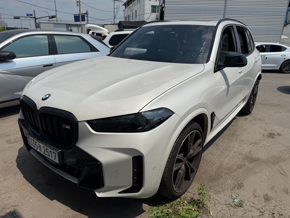 BMW X5 M60i, 2025