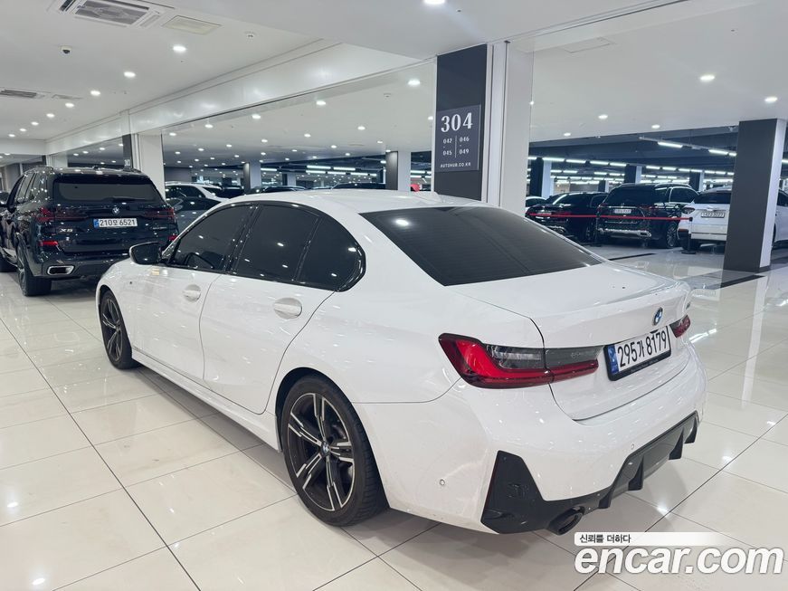 BMW 3-Series 320i M Sport, 2023