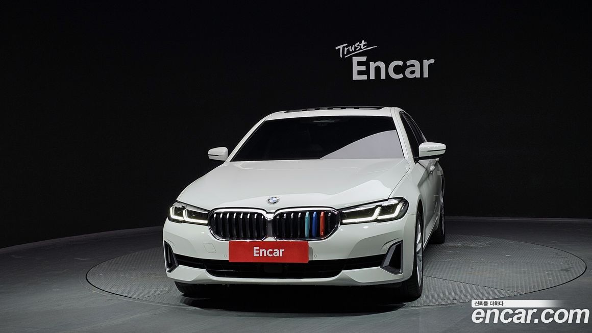 BMW 5-Series 530i xDrive Luxury, 2022