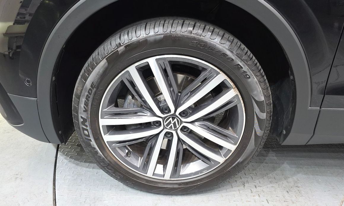 Volkswagen Tiguan 2.0 TSI Prestige, 2024