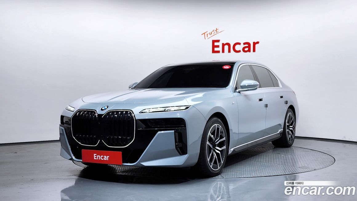 BMW 7-Series 740i xDrive M Sport, 2025