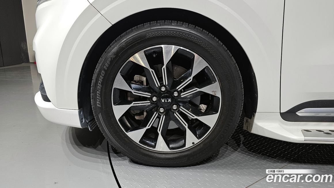 Kia Carnival 7-Seater Hi-Limousine, 2021
