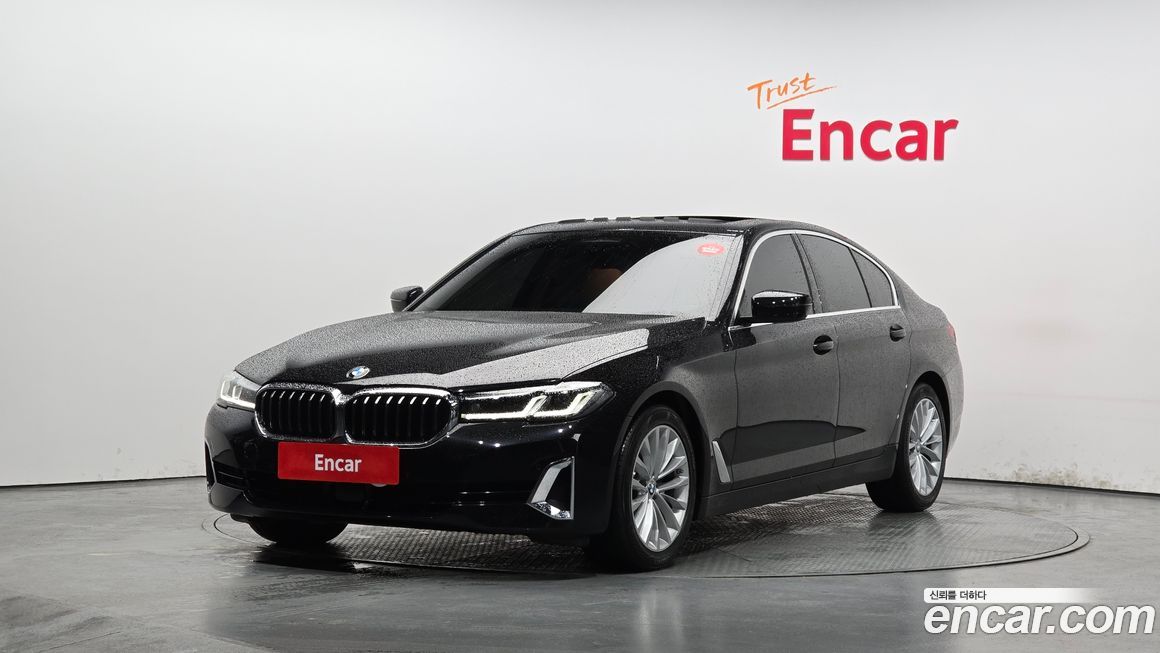 BMW 5-Series 520i Luxury, 2023