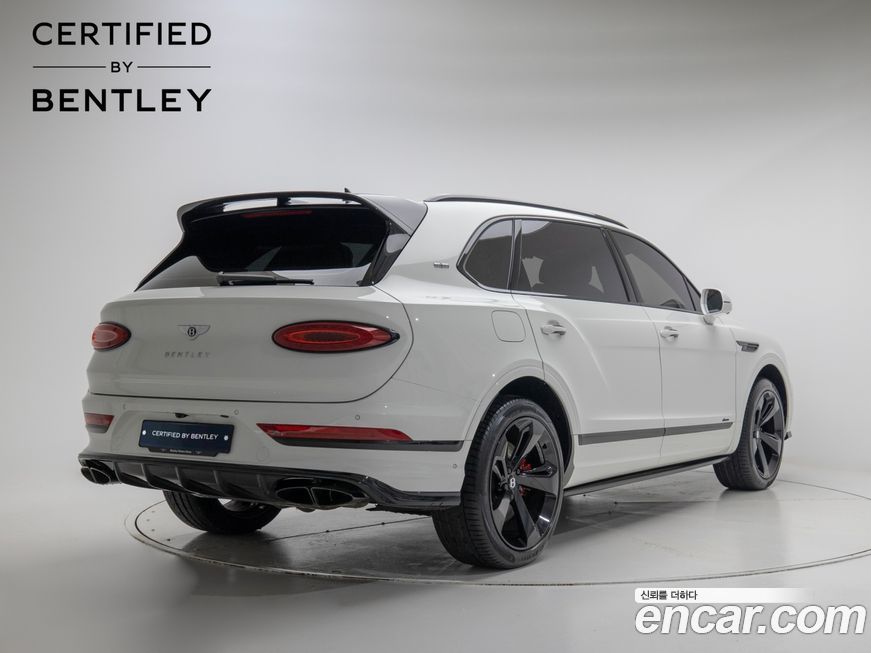 Bentley Bentayga 4.0 V8 EWB Azure, 2024