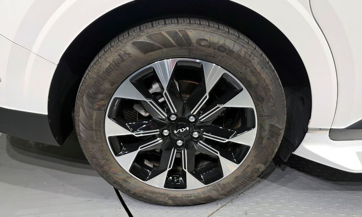 Kia Carnival 9-Seater Signature, 2023
