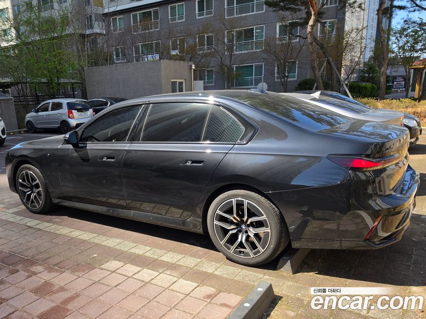 BMW 7-Series 740d xDrive M Sport, 2025