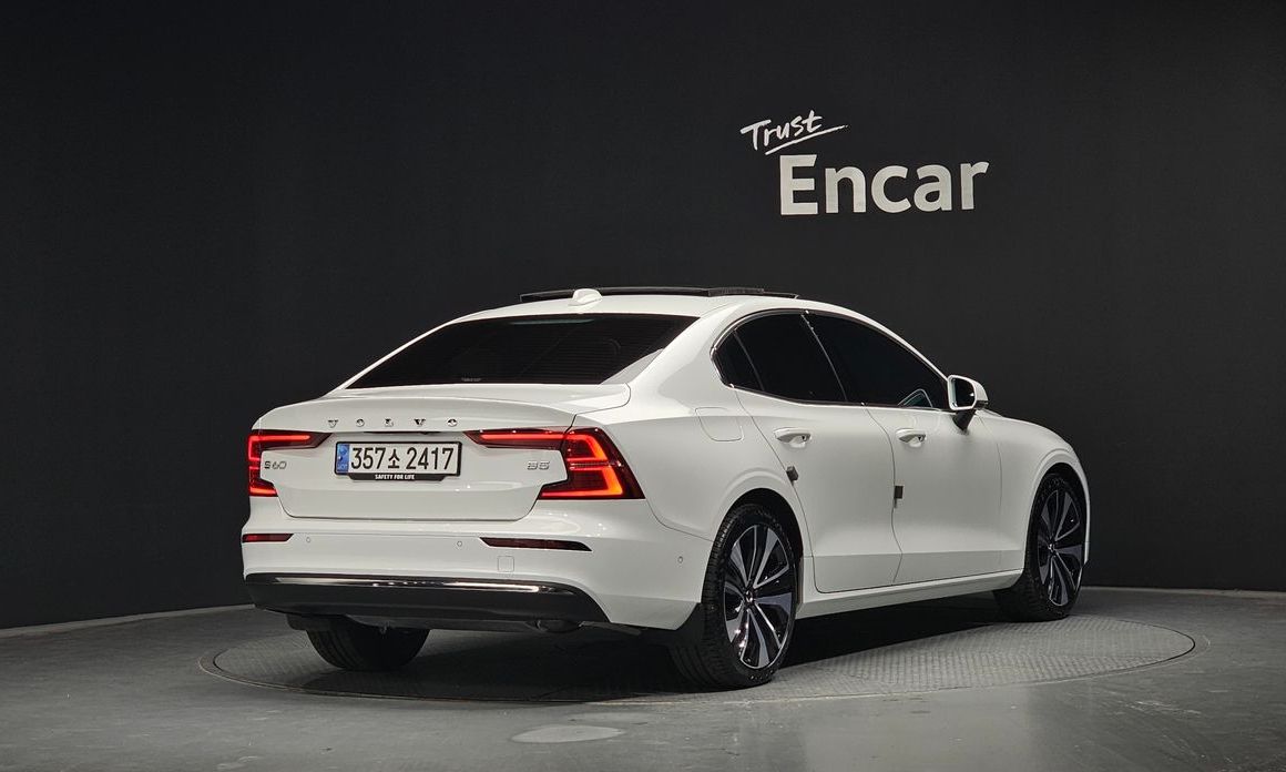 Volvo S60 B5 Ultimate Bright, 2024