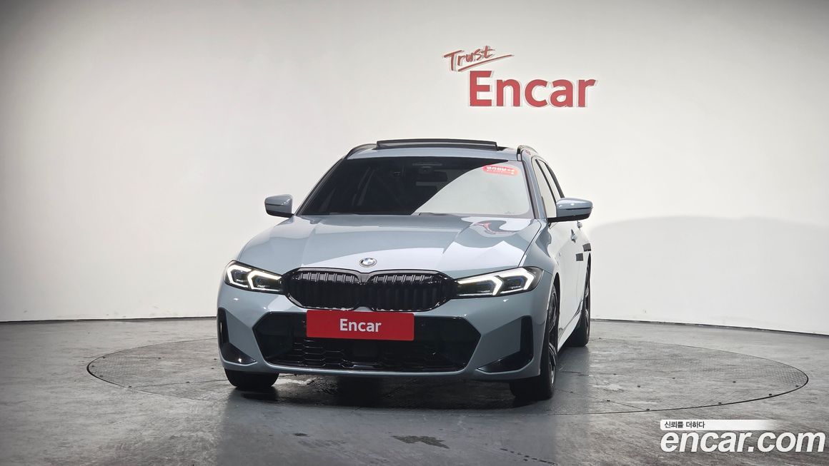 BMW 3-Series 320i Touring M Sports, 2023