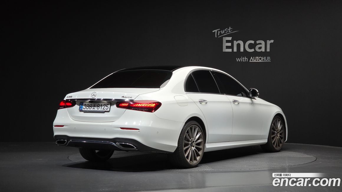 Mercedes-Benz E-Class E350 4MATIC AMG Line, 2022