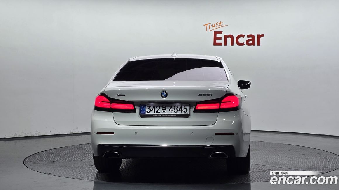 BMW 5-Series 530i xDrive Luxury, 2023