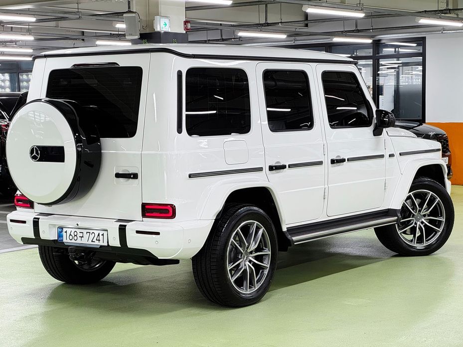 Mercedes-Benz G-Class G450d, 2025